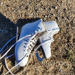 Hespeler ladies size 6 figure / ice skates